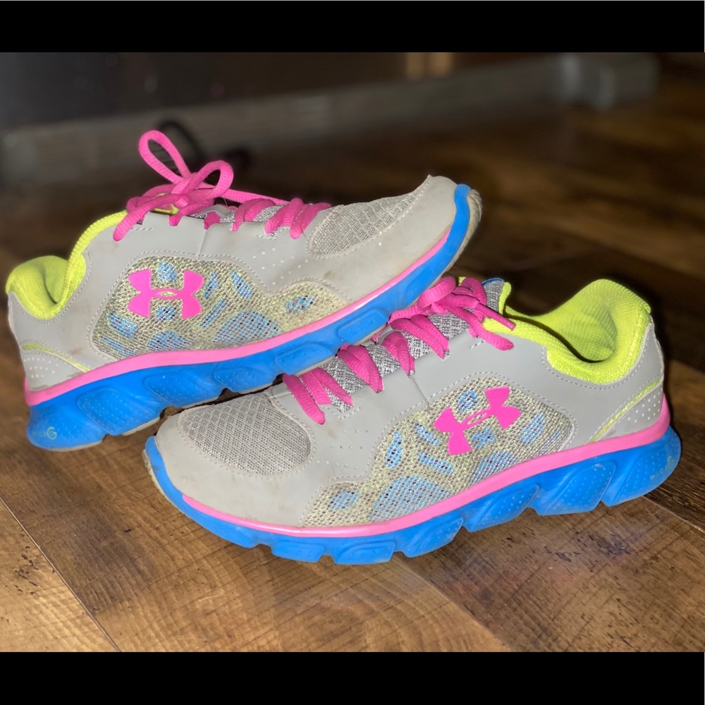 Under Armour 6Y or women’s 8
